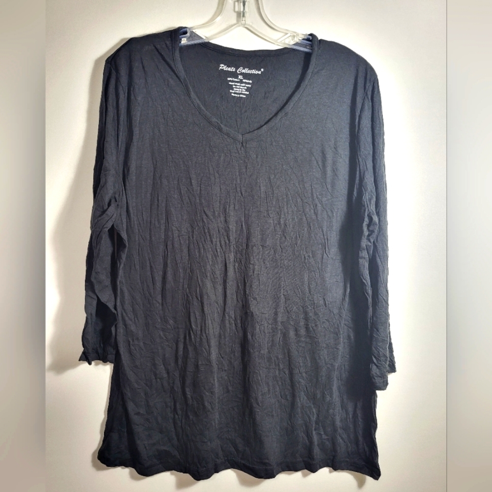 Pleats Collection black v-neck tunic in a bag   women's XL  #2200